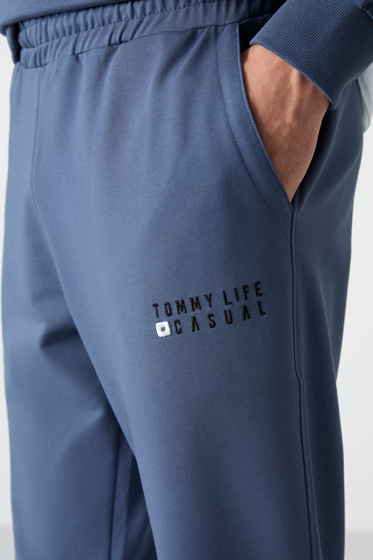 ست گرمکن مردانه TOMMY LIFE نخی فیت استاندارد پترولی مدل 85120 ست گرمکن مردانه TOMMY LIFE نخی فیت استاندارد پترولی مدل 85120