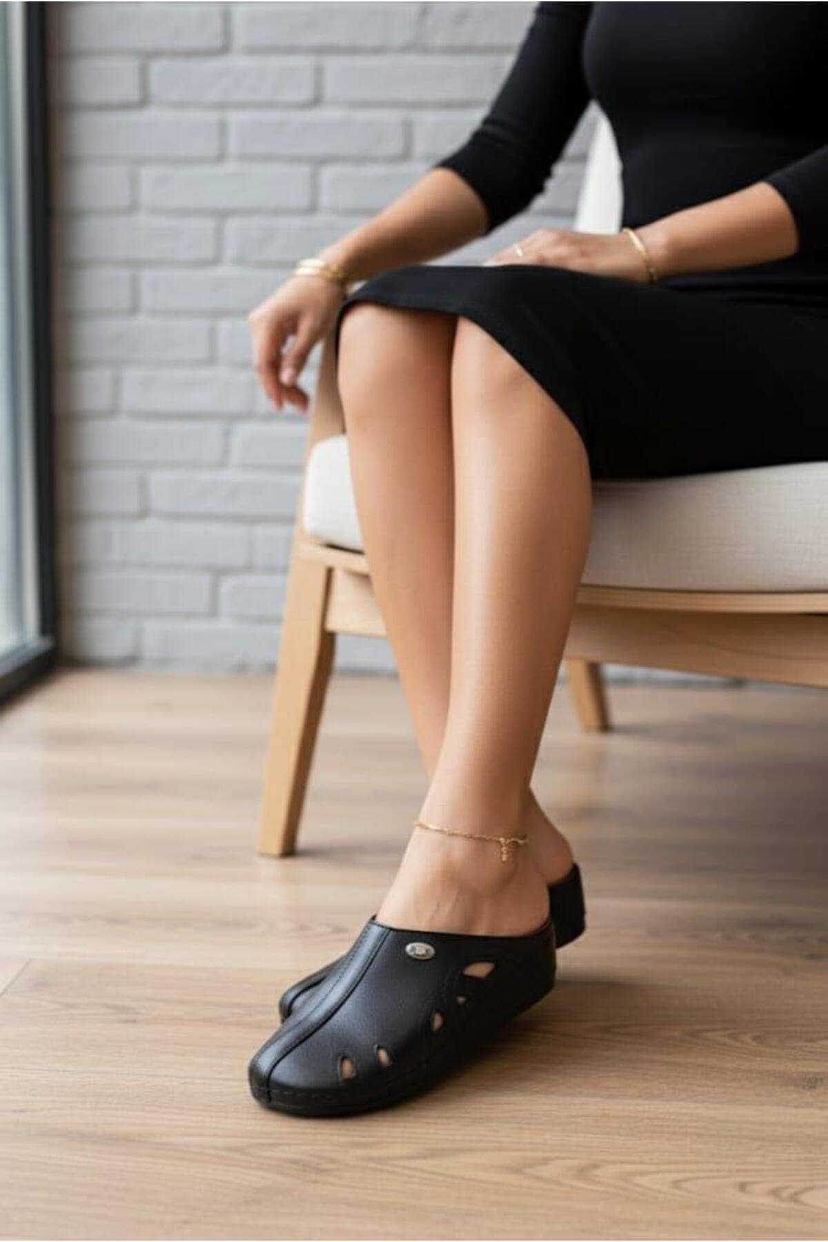صابو زنانه پزشکی neon shoes ارتوپدی جلو بسته سیاه مدل Lisa صابو زنانه پزشکی neon shoes ارتوپدی جلو بسته سیاه مدل Lisa