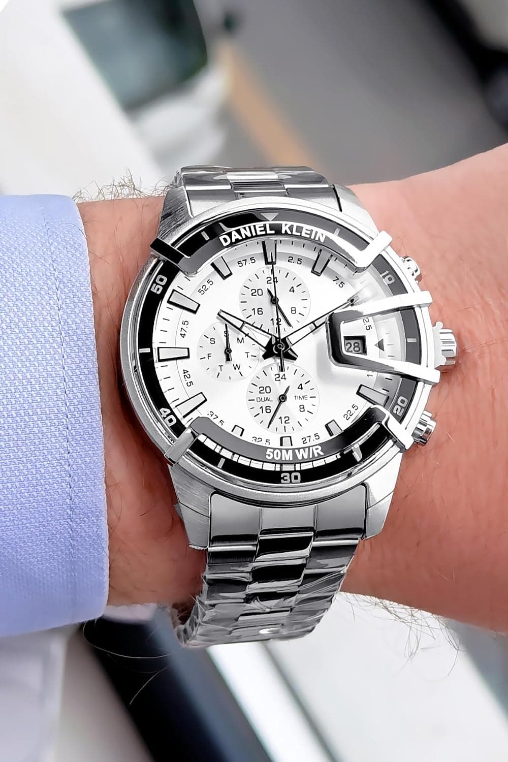 ساعت مردانه Daniel Klein ضد آب 3 ATM بند فولادی نقرهای مدل DKE2122C1 ساعت مردانه Daniel Klein ضد آب 3 ATM بند فولادی نقرهای مدل DKE2122C1