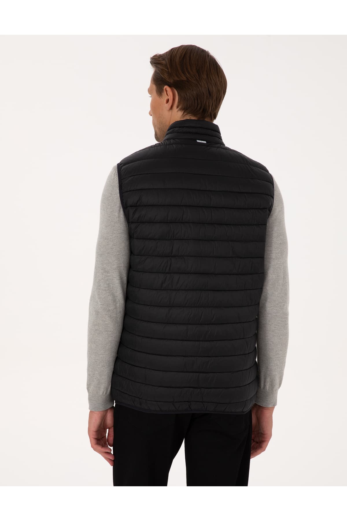جلیقه مردانه Pierre Cardin مشکی کاپیتونه مدل 50313897-VR046 جلیقه مردانه Pierre Cardin مشکی کاپیتونه مدل 50313897-VR046