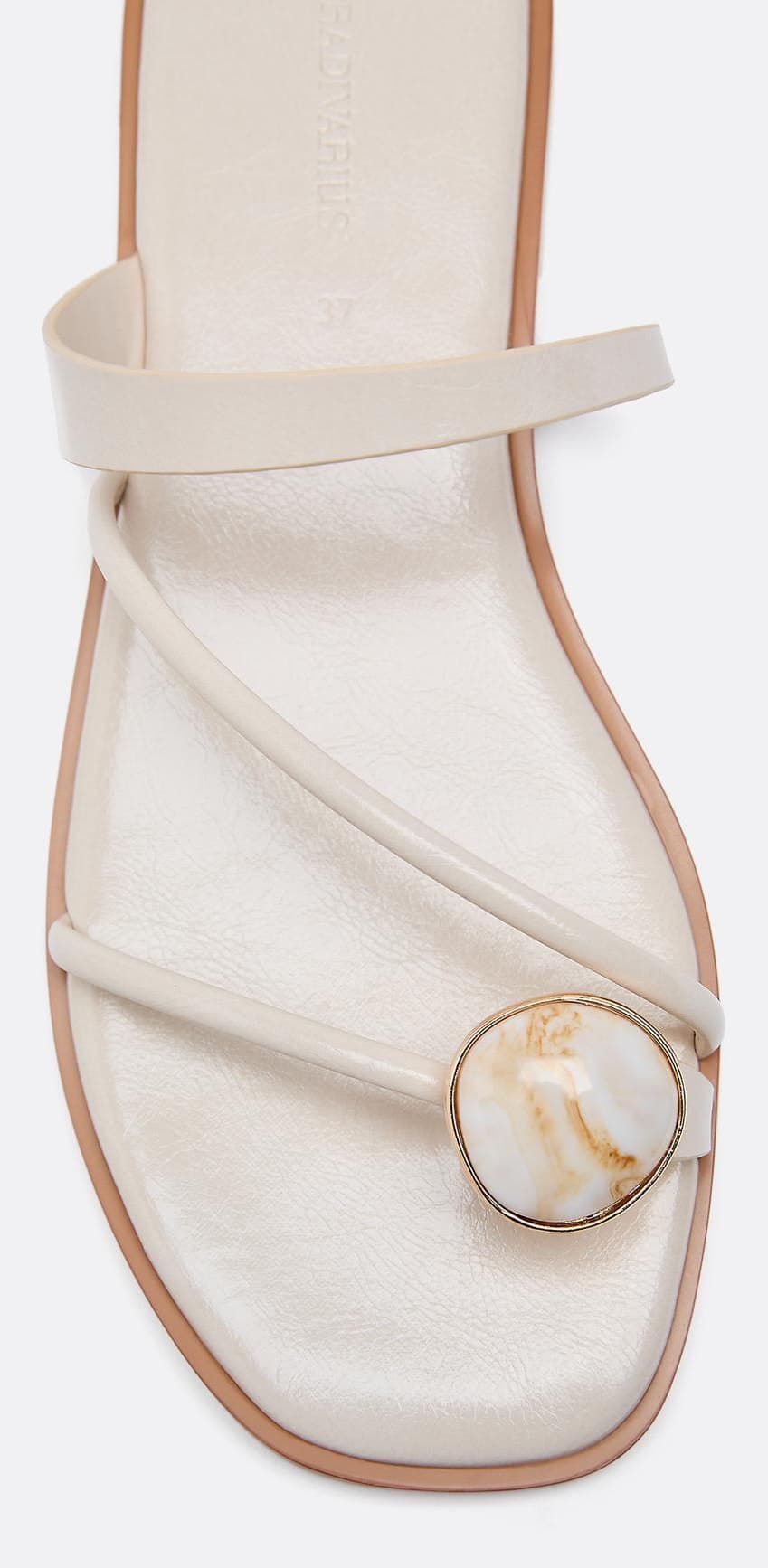 صندل زنانه Stradivarius تخت با تزئین سنگ صندل زنانه Stradivarius تخت با تزئین سنگ