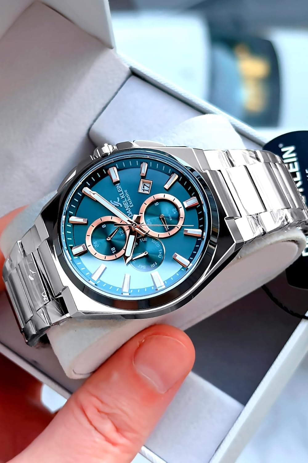 ساعت مردانه Daniel Klein کوردون فولادی صفحه آبی تقویمدار 3 ATM ضد آب ساعت مردانه Daniel Klein کوردون فولادی صفحه آبی تقویمدار 3 ATM ضد آب