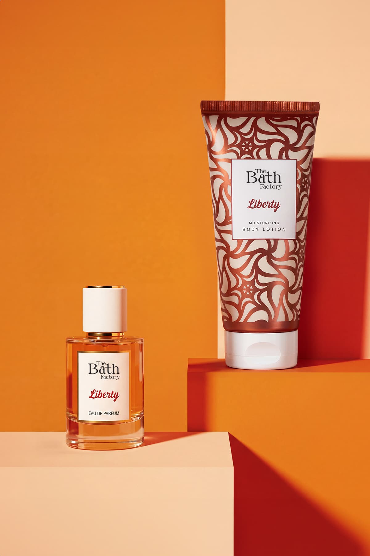ست عطر Liberty حجم 50 میلیلیتر به همراه لوسیون بدن Liberty حجم 200 میلیلیتر از برند THE BATH FACTORY ست عطر Liberty حجم 50 میلیلیتر به همراه لوسیون بدن Liberty حجم 200 میلیلیتر از برند THE BATH FACTORY