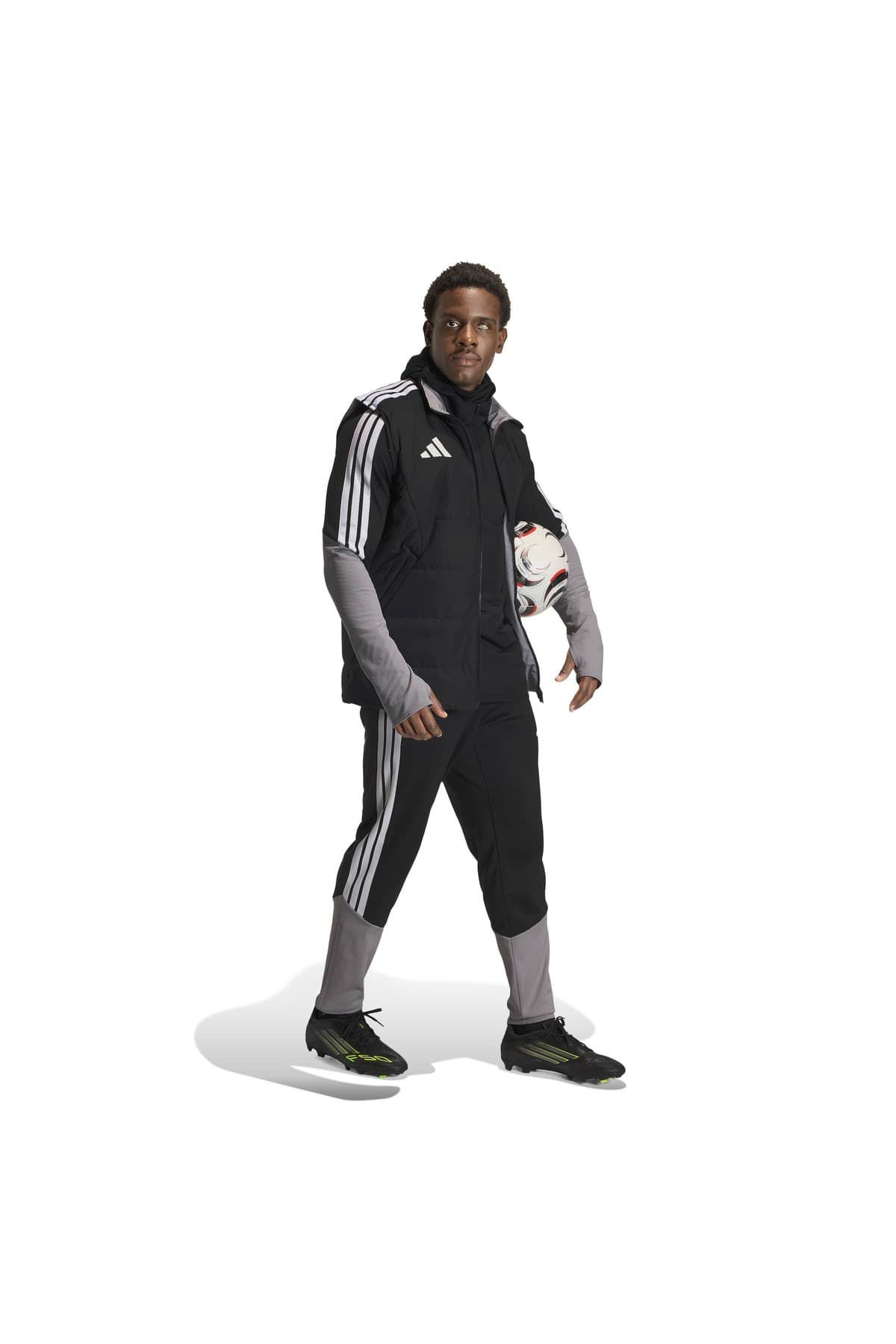 جلیقه ورزشی مردانه adidas Tiro26C Winvst مدل JW4206 جلیقه ورزشی مردانه adidas Tiro26C Winvst مدل JW4206