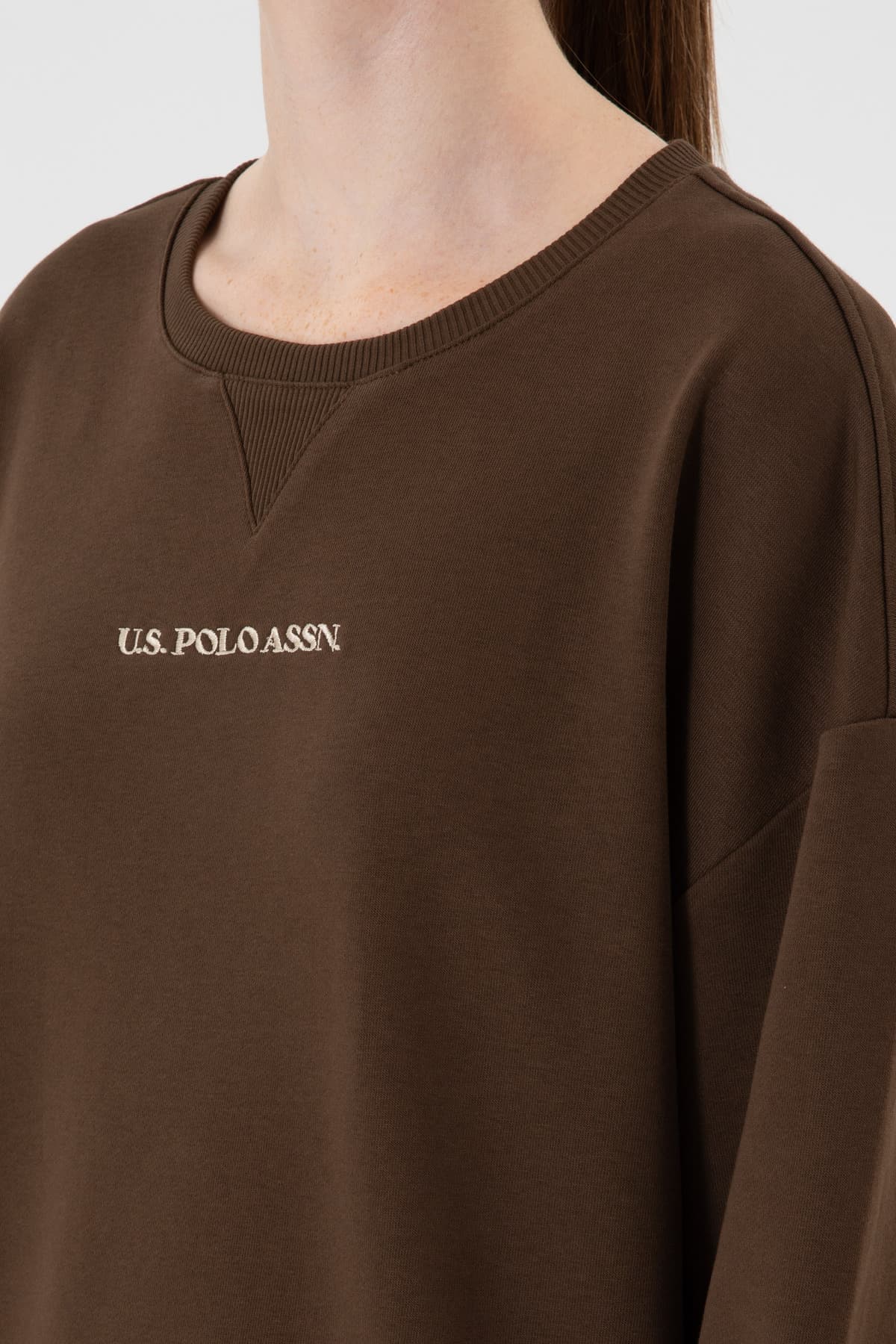 سوئیشرت زنانه U.S. Polo Assn. یقه گرد قهوهای مدل 50313562-VR029 سوئیشرت زنانه U.S. Polo Assn. یقه گرد قهوهای مدل 50313562-VR029
