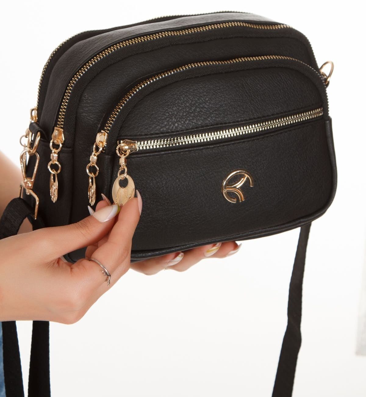 کیف دوش زنانه Adelina Bags کراسبادی روزمره مشکی کیف دوش زنانه Adelina Bags کراسبادی روزمره مشکی
