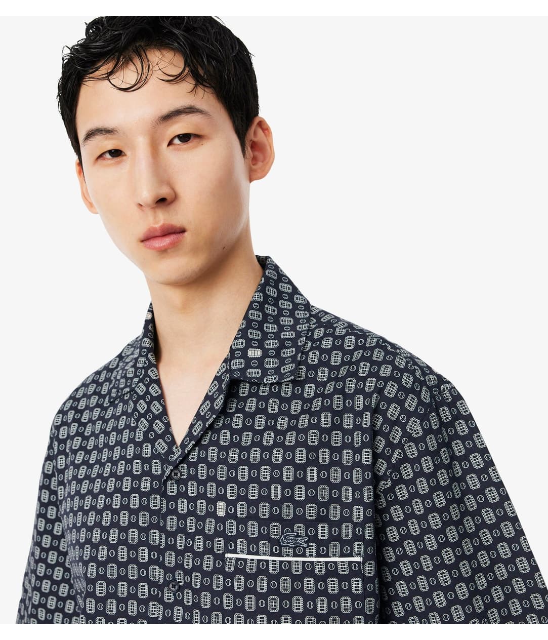پیراهن مردانه Lacoste فیت ریلکس آستین کوتاه طرحدار سرمهای پیراهن مردانه Lacoste فیت ریلکس آستین کوتاه طرحدار سرمهای