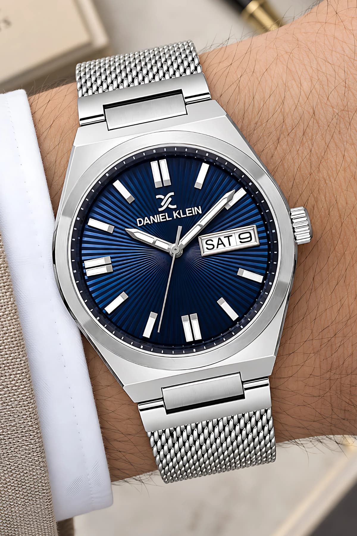 ساعت مچی مردانه Daniel Klein بند و کیس فولادی تقویمدار نقرهای-آبی مدل zmdk1203 ساعت مچی مردانه Daniel Klein بند و کیس فولادی تقویمدار نقرهای-آبی مدل zmdk1203