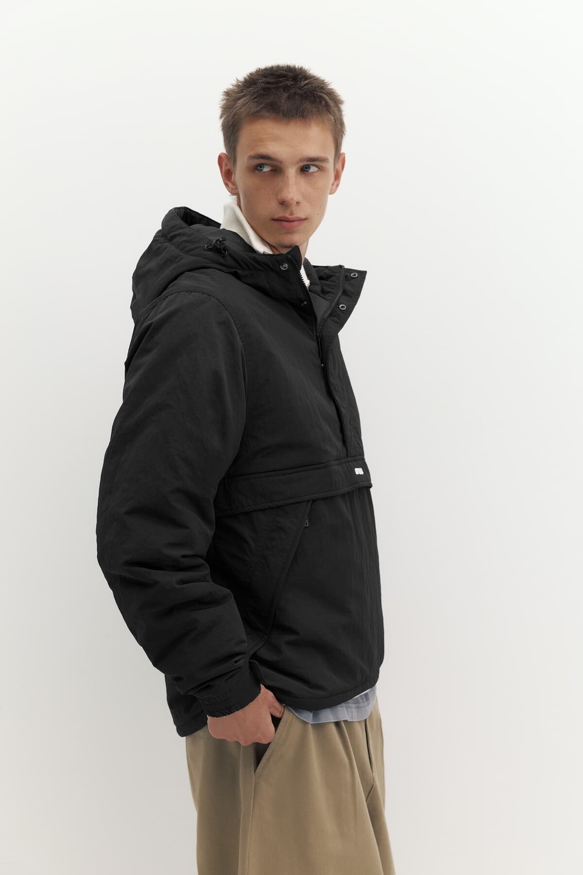 ژاکت مردانه Pull & Bear کلاهدار با جیب کانگورویی ژاکت مردانه Pull & Bear کلاهدار با جیب کانگورویی