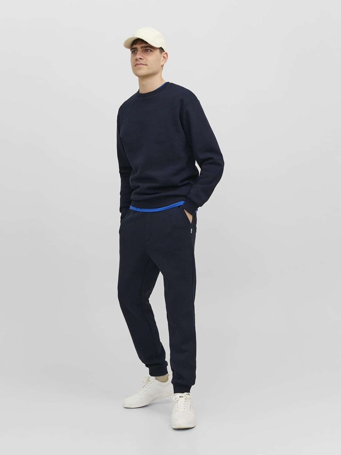 سوئیشرت مردانه JACK & JONES یقه گرد مدل Jjebradley سوئیشرت مردانه JACK & JONES یقه گرد مدل Jjebradley