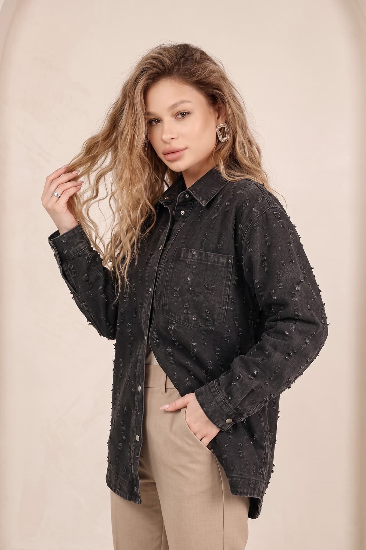 ژاکت جین زنانه Suede Style با تزئین دستباف مدل 5563 ژاکت جین زنانه Suede Style با تزئین دستباف مدل 5563