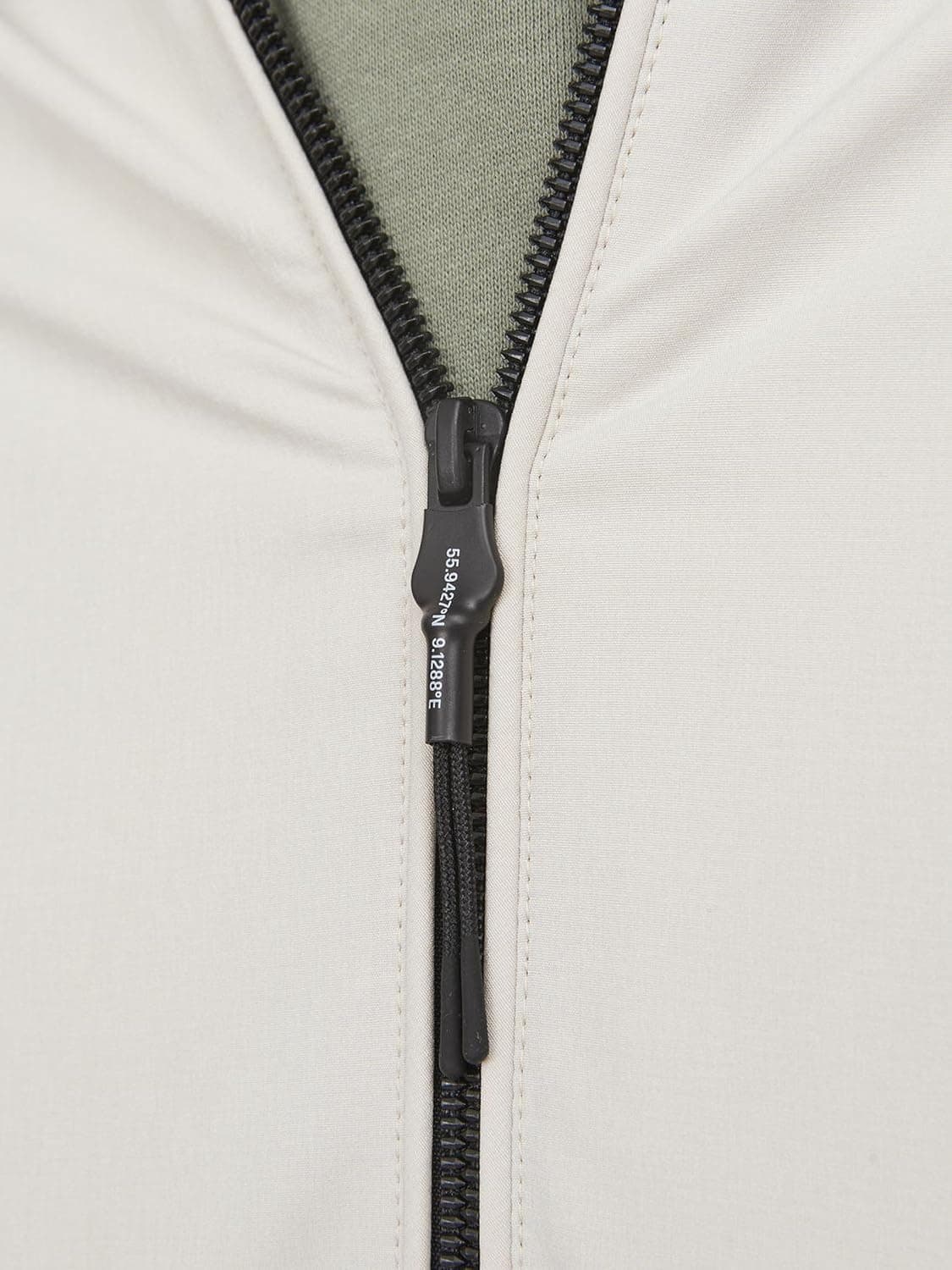 ژاکت بامبر مردانه Jack & Jones مدل JCOTRACK ژاکت بامبر مردانه Jack & Jones مدل JCOTRACK