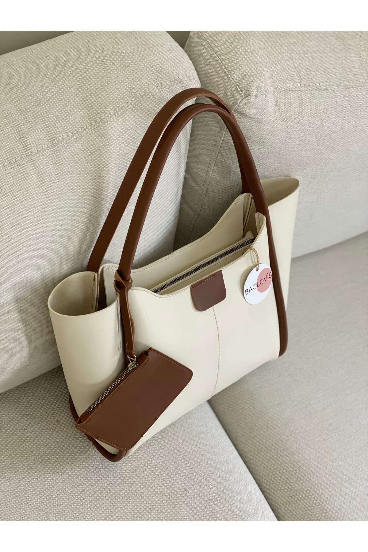 کیف دوشی زنانه BAGLOVİS مدل Sunny بزرگ ابعاد 41×28 کیف دوشی زنانه BAGLOVİS مدل Sunny بزرگ ابعاد 41×28