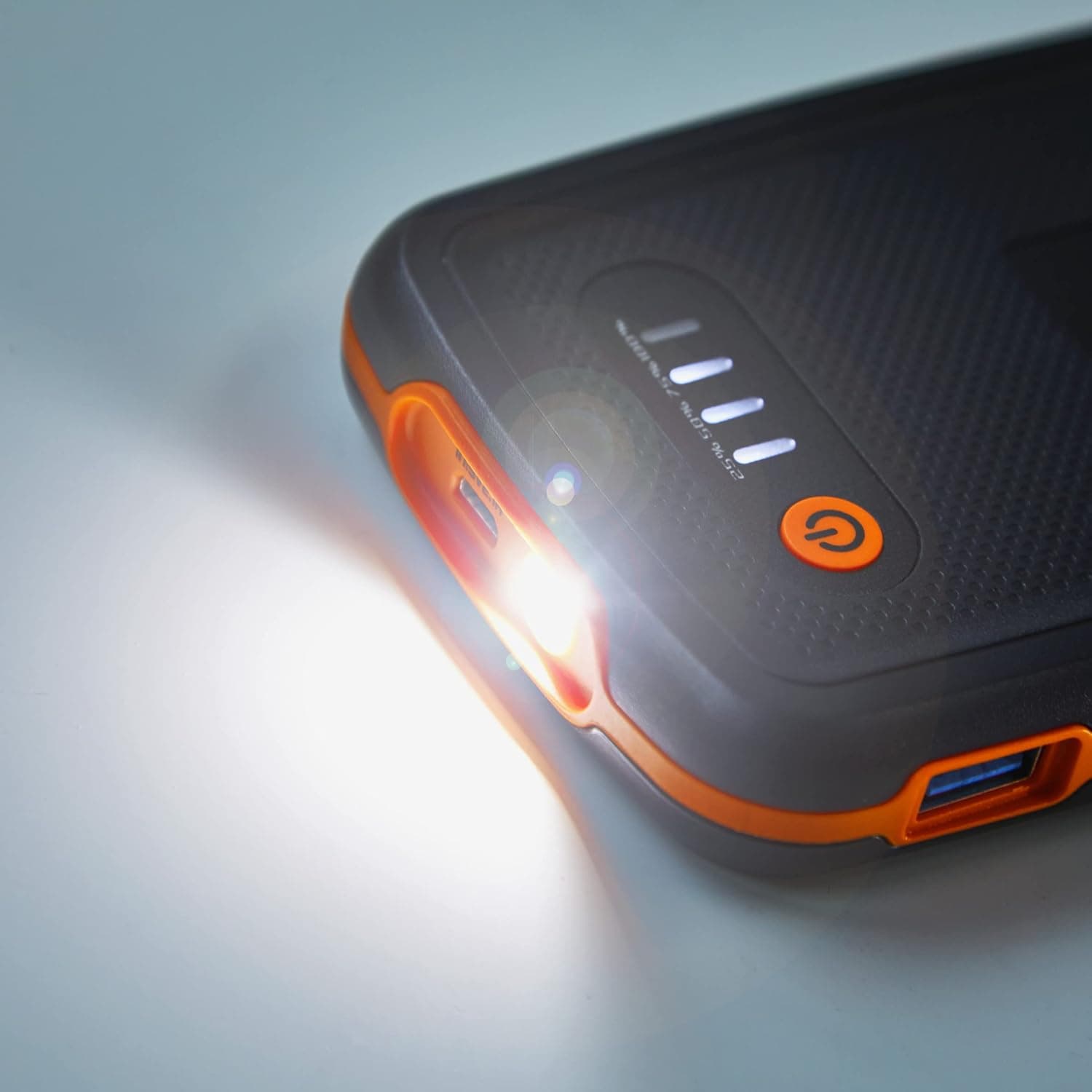 جامپاستارتر خودرو Osram لیتیومی با پاوربانک 6000mAh و جریان 500A مدل Batterystart200 جامپاستارتر خودرو Osram لیتیومی با پاوربانک 6000mAh و جریان 500A مدل Batterystart200