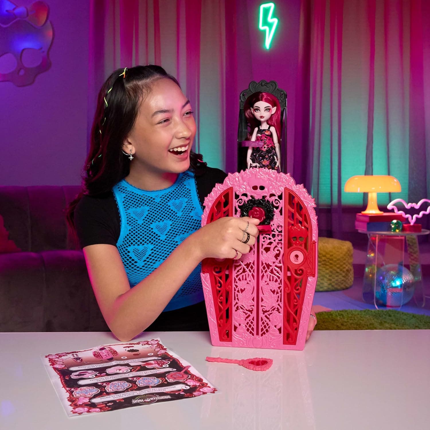 ست بازی باغ اسرارآمیز Monster High با عروسک Draculaura و بیش از ۱۹ غافلگیری مدل HYT72 ست بازی باغ اسرارآمیز Monster High با عروسک Draculaura و بیش از ۱۹ غافلگیری مدل HYT72