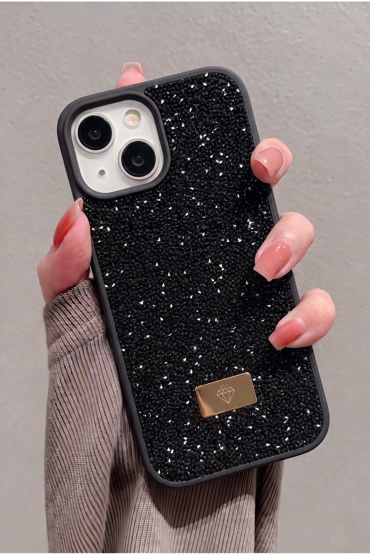 قاب سیلیکونی مناسب iPhone 13 / 14 / 15 برند KVK PRİVACY با طراحی الماسی و نگین مشکی قاب سیلیکونی مناسب iPhone 13 / 14 / 15 برند KVK PRİVACY با طراحی الماسی و نگین مشکی
