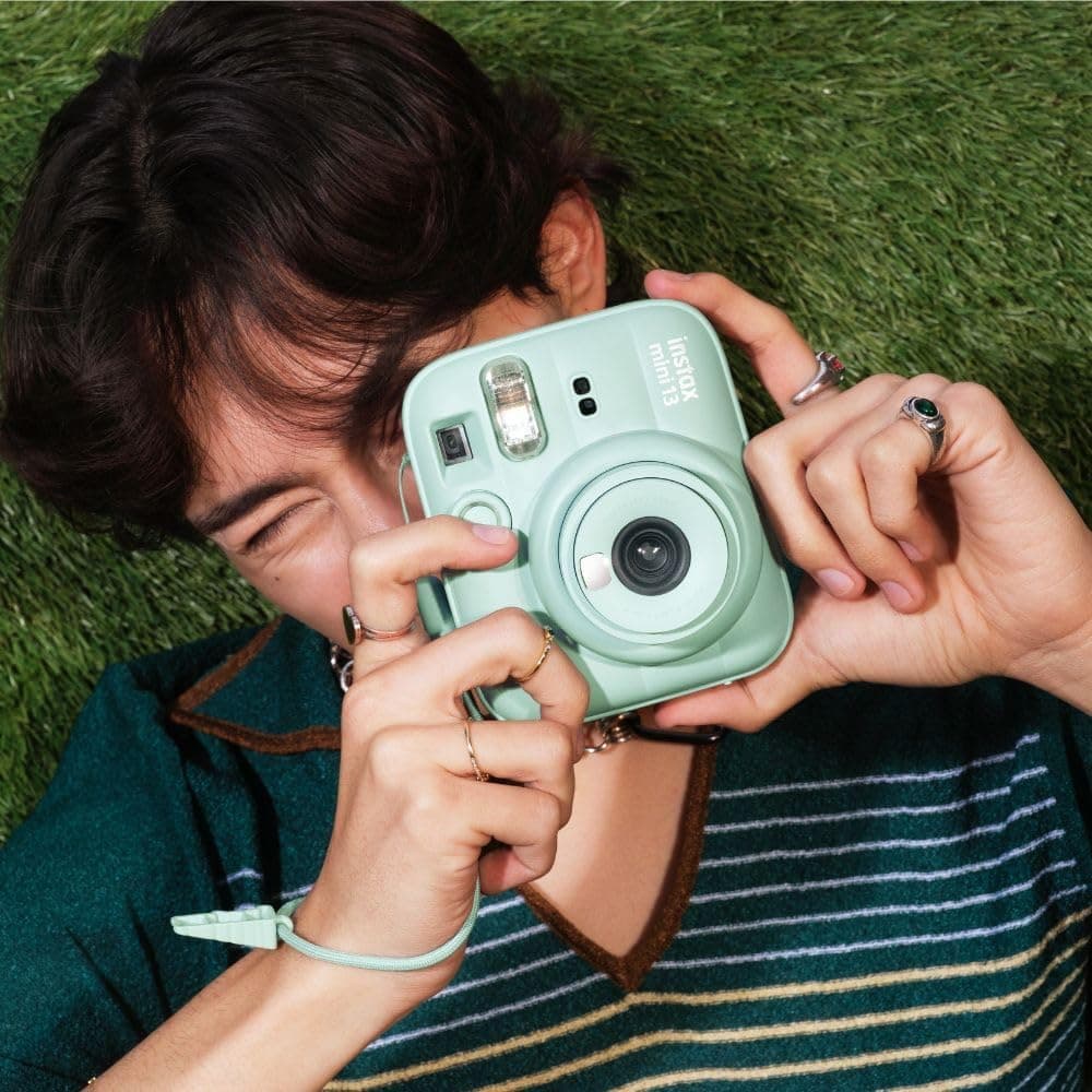 دوربین عکاسی فوری Fujifilm Instax سبز لاگونی مدل Mini 13 دوربین عکاسی فوری Fujifilm Instax سبز لاگونی مدل Mini 13