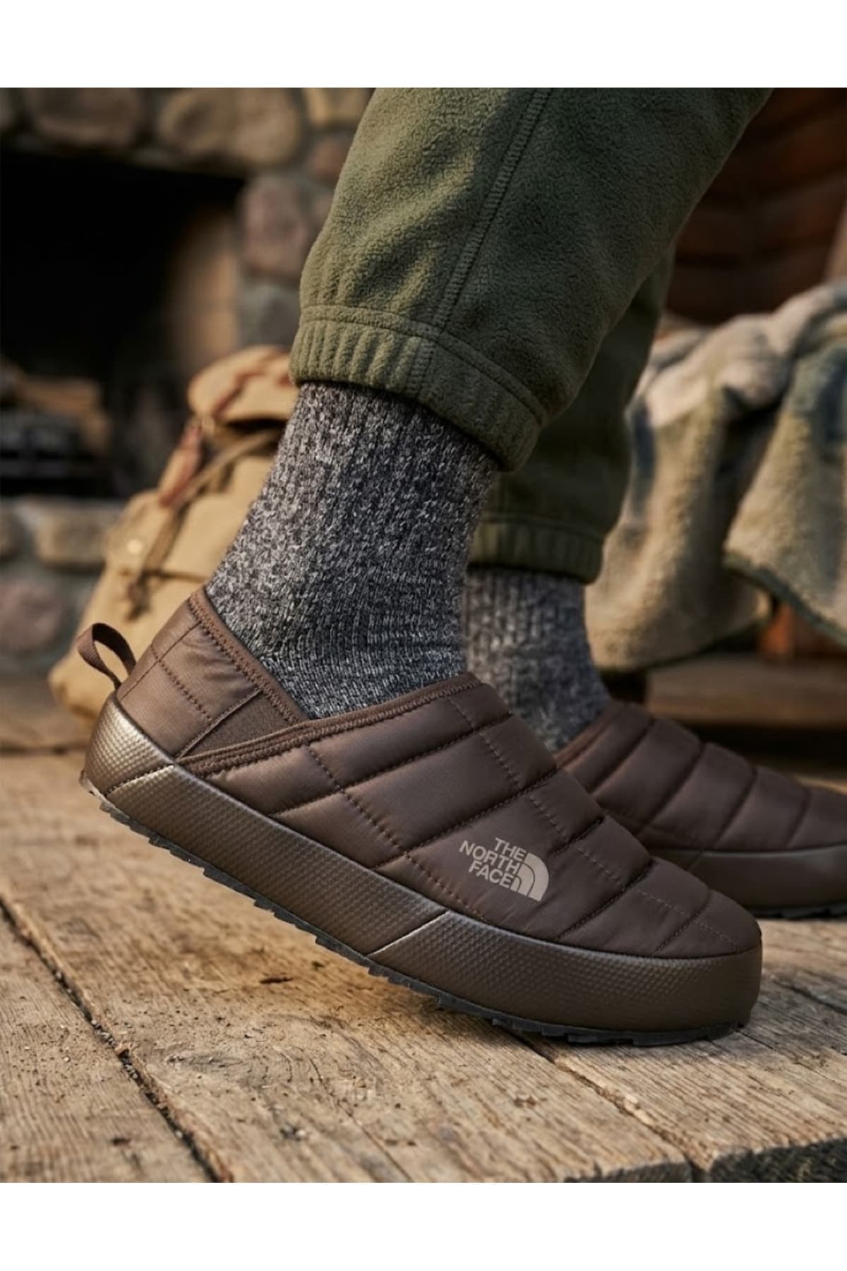 دمپایی زنانه The North Face اوتدور مدل THERMOBALL TRACTION MULE V قهوهای دمپایی زنانه The North Face اوتدور مدل THERMOBALL TRACTION MULE V قهوهای