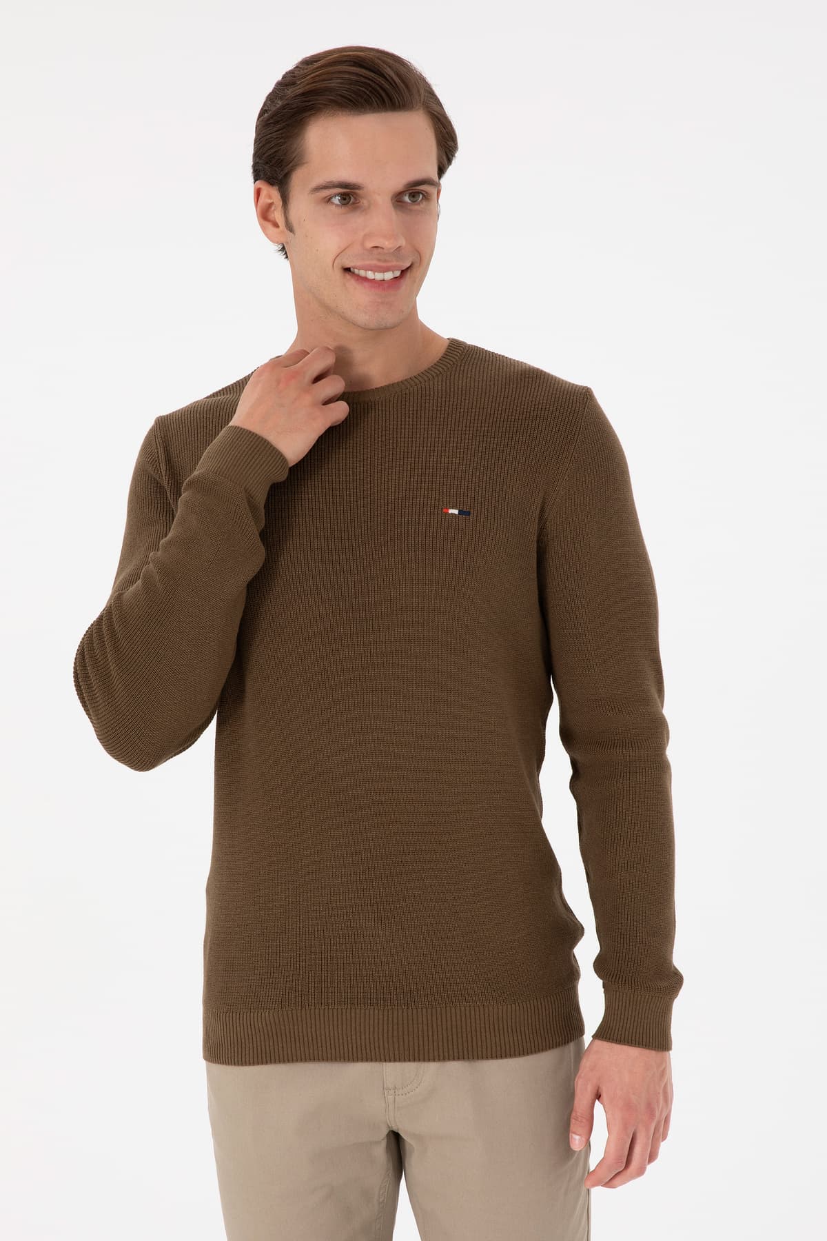 پلیور مردانه U.S. Polo Assn. Slim Fit یقه گرد خاکی ساده مدل 50298282-VR027 پلیور مردانه U.S. Polo Assn. Slim Fit یقه گرد خاکی ساده مدل 50298282-VR027