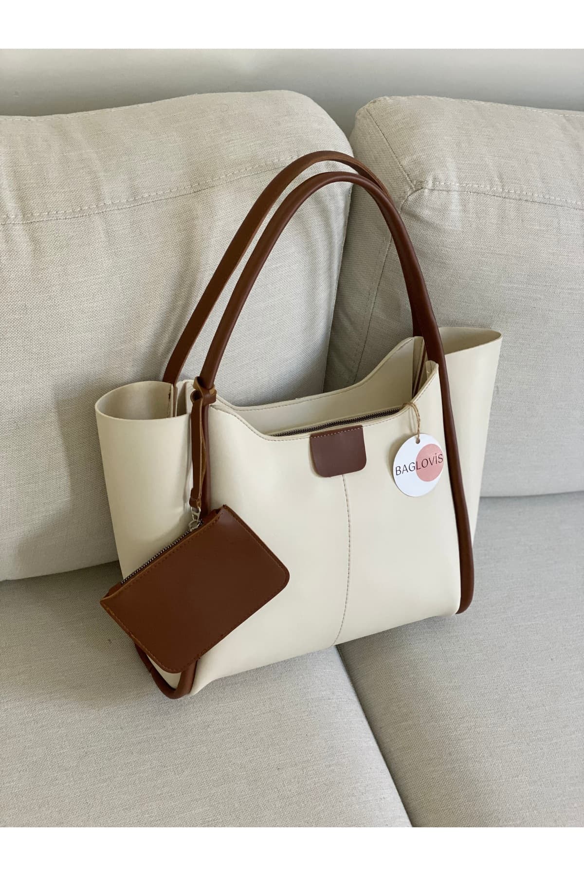 کیف دوشی زنانه BAGLOVİS مدل Sunny بزرگ ابعاد 41×28 کیف دوشی زنانه BAGLOVİS مدل Sunny بزرگ ابعاد 41×28