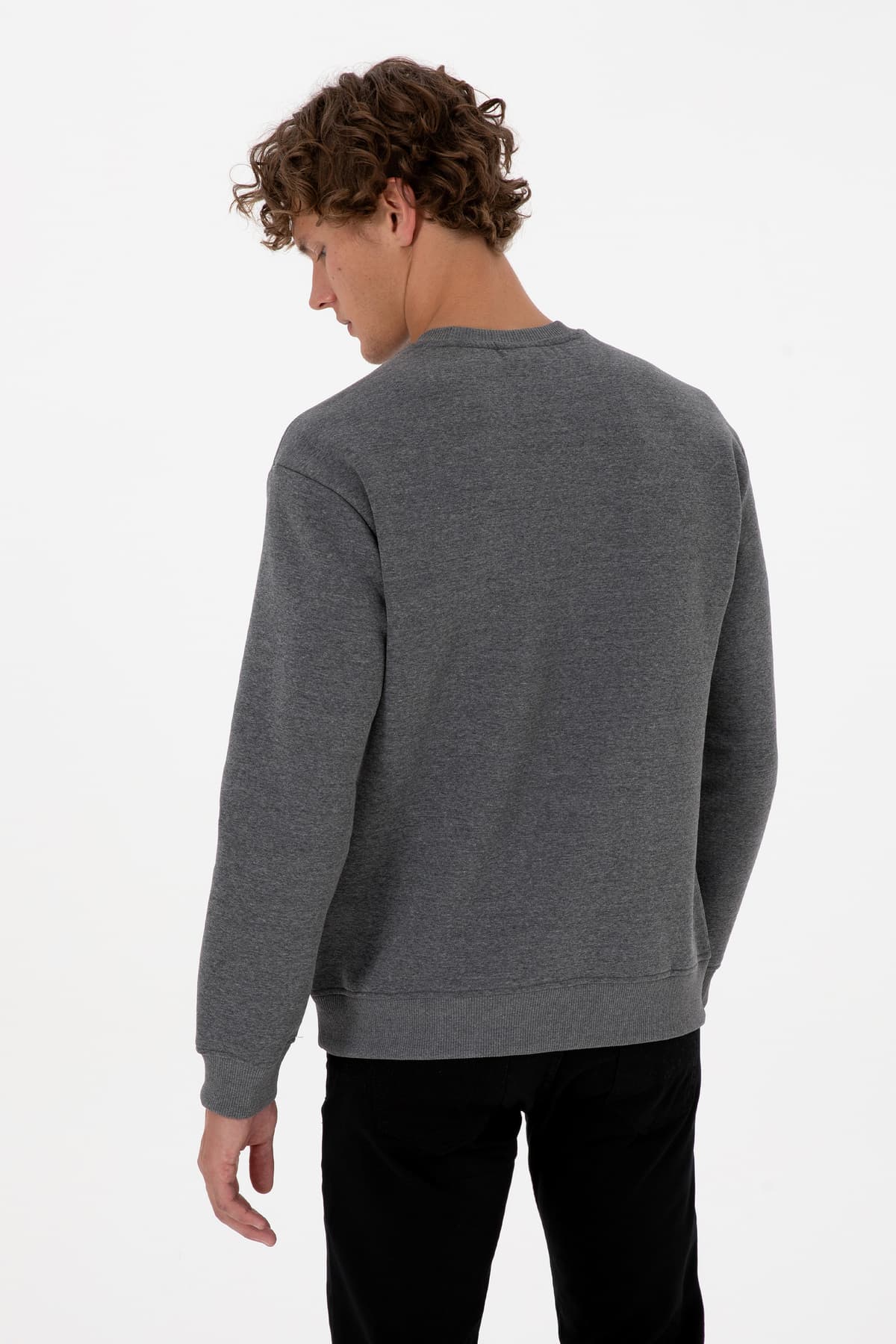 سوئیشرت مردانه U.S. Polo Assn. کامفورت یقه گرد پرزدار آنتراسیت ملانژ مدل 50313757-VR081 سوئیشرت مردانه U.S. Polo Assn. کامفورت یقه گرد پرزدار آنتراسیت ملانژ مدل 50313757-VR081