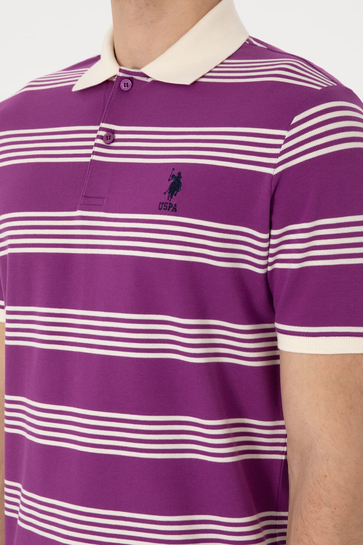 تیشرت مردانه U.S. Polo Assn. یقه پولو فیت معمولی راهراه بنفش مدل 50306826-VR037 تیشرت مردانه U.S. Polo Assn. یقه پولو فیت معمولی راهراه بنفش مدل 50306826-VR037