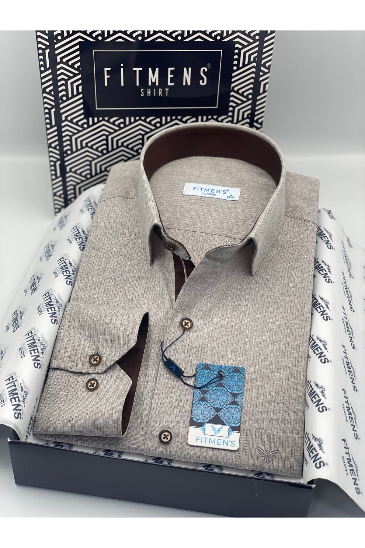 پیراهن مردانه Fitmens کلاسیک آستین بلند کتان پنبه بژ جعبه هدیه مدل FS-001261 پیراهن مردانه Fitmens کلاسیک آستین بلند کتان پنبه بژ جعبه هدیه مدل FS-001261