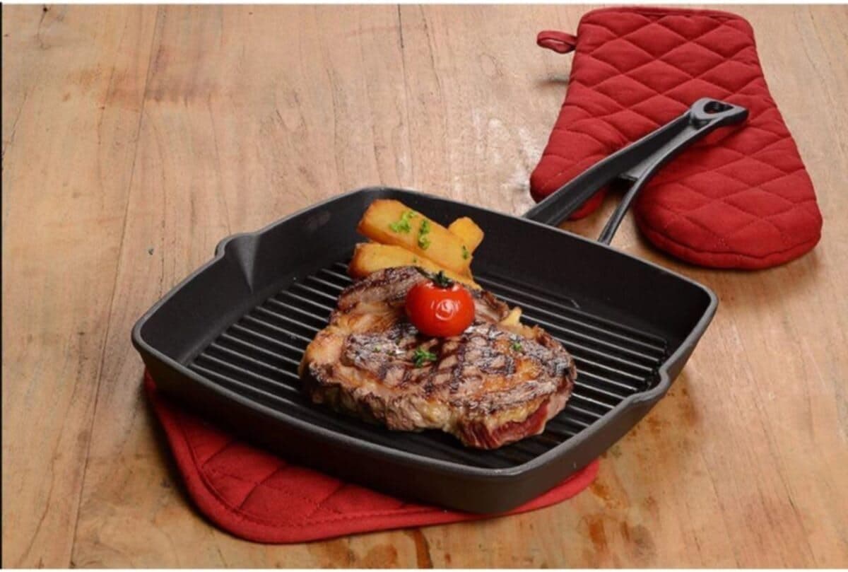 تاوه گریل چدنی LAVA با دسته فلزی 26x26 cm تاوه گریل چدنی LAVA با دسته فلزی 26x26 cm