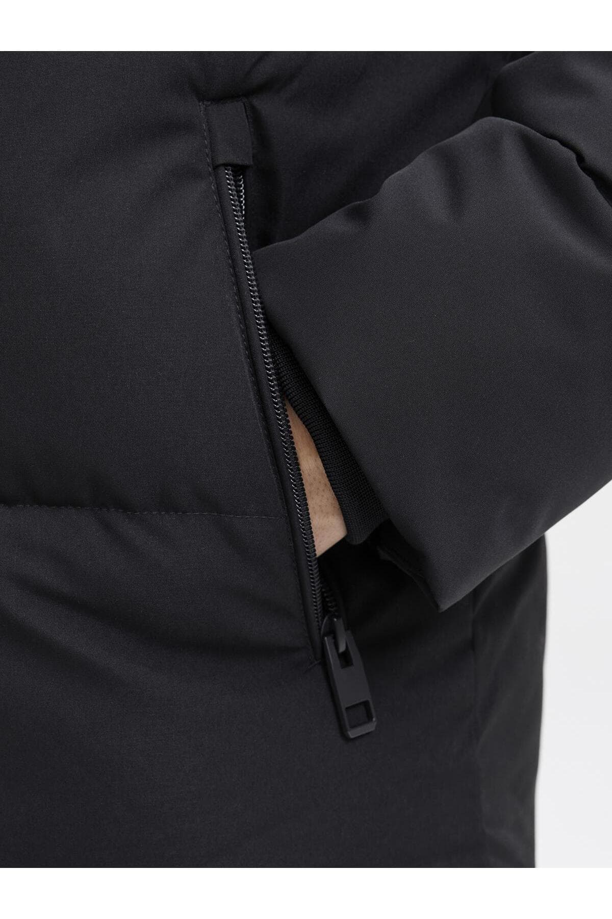 ژاکت پفی مردانه Jack & Jones مشکی مدل JJEOWEN ژاکت پفی مردانه Jack & Jones مشکی مدل JJEOWEN
