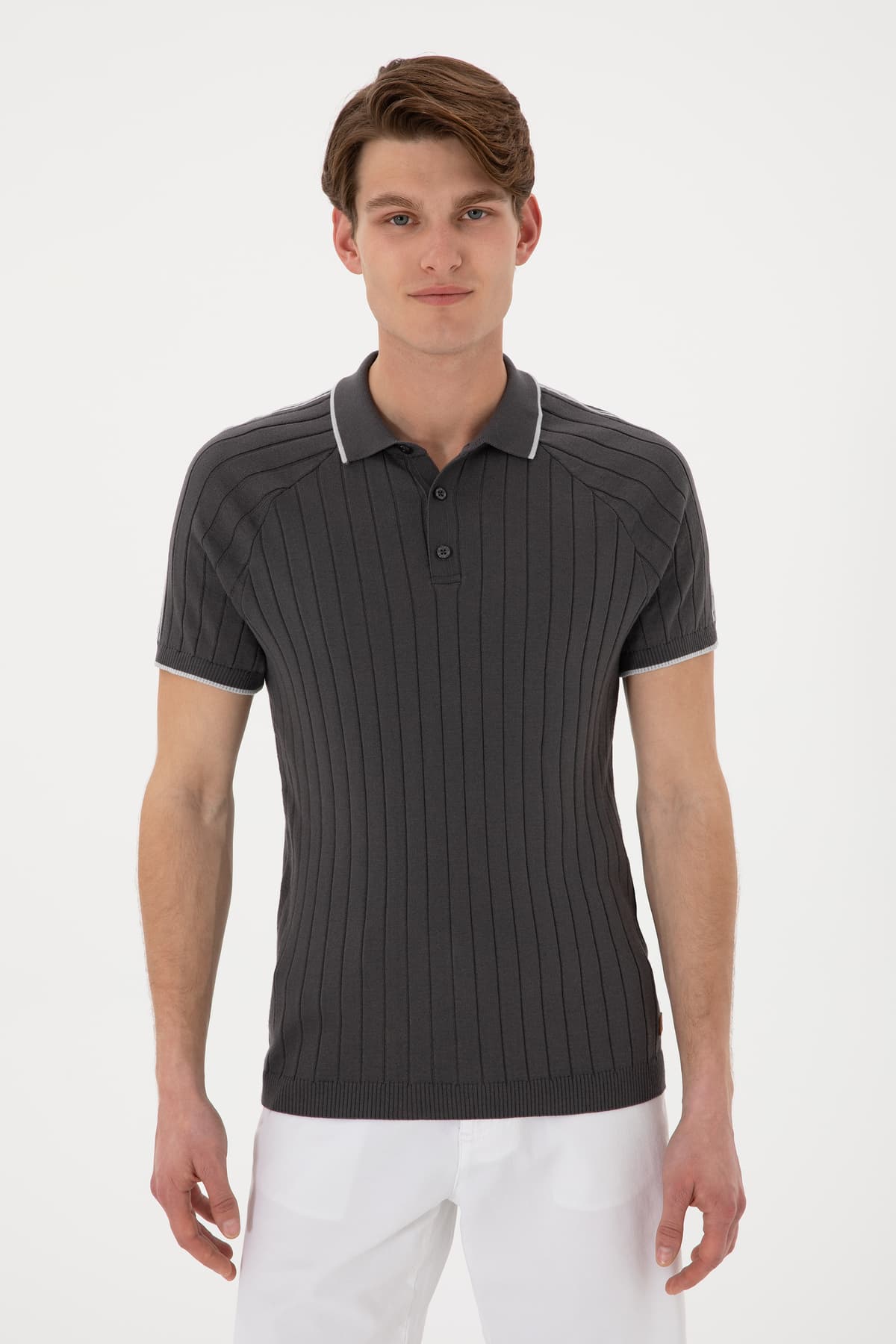تیشرت مردانه U.S. Polo Assn. فیت اسلیم یقه گرد زغالی مدل 50306481-VR006 تیشرت مردانه U.S. Polo Assn. فیت اسلیم یقه گرد زغالی مدل 50306481-VR006