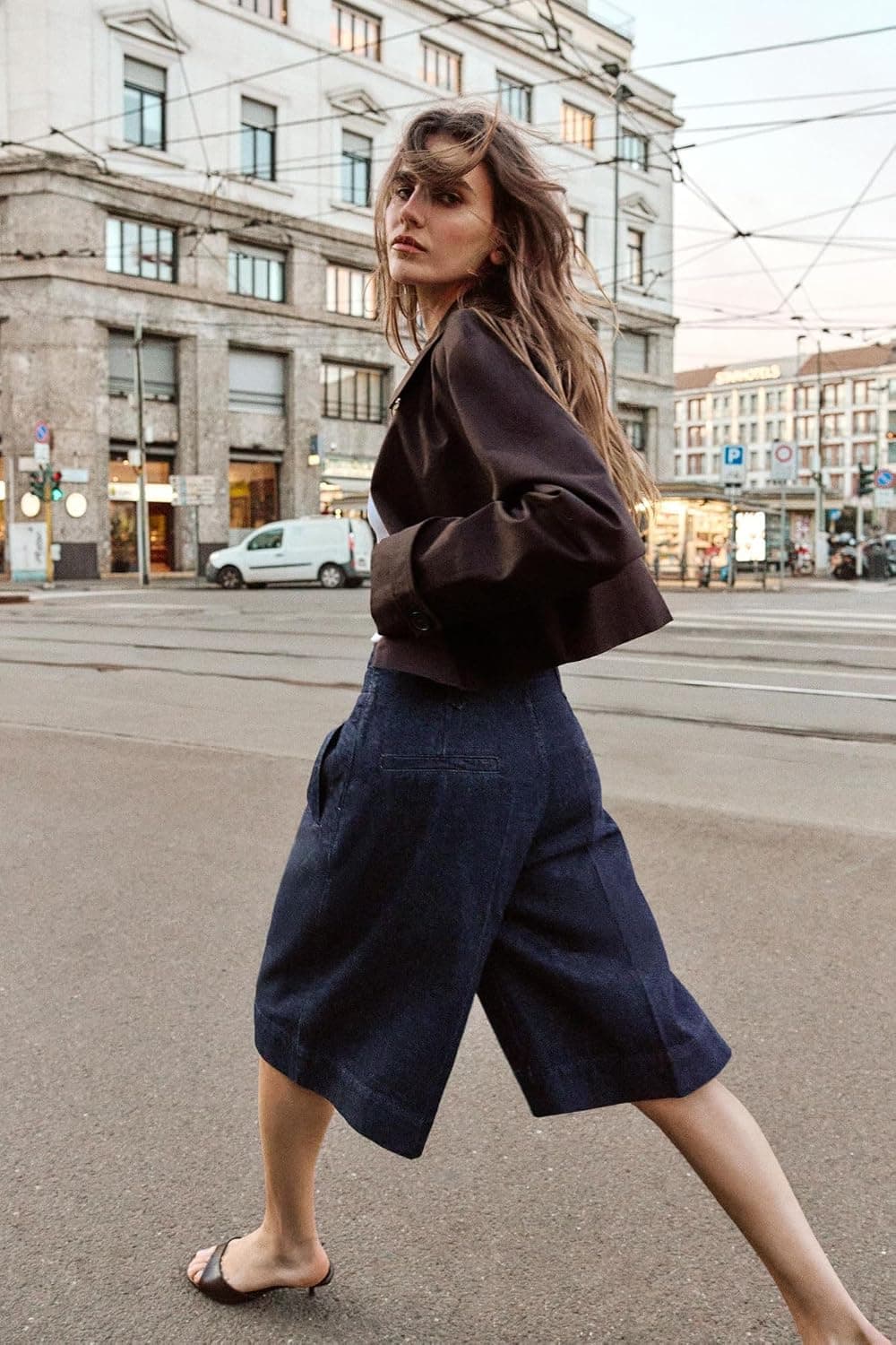 برمودا زنانه ZARA Pens بلند با جزئیات آبی سایز 32 برمودا زنانه ZARA Pens بلند با جزئیات آبی سایز 32