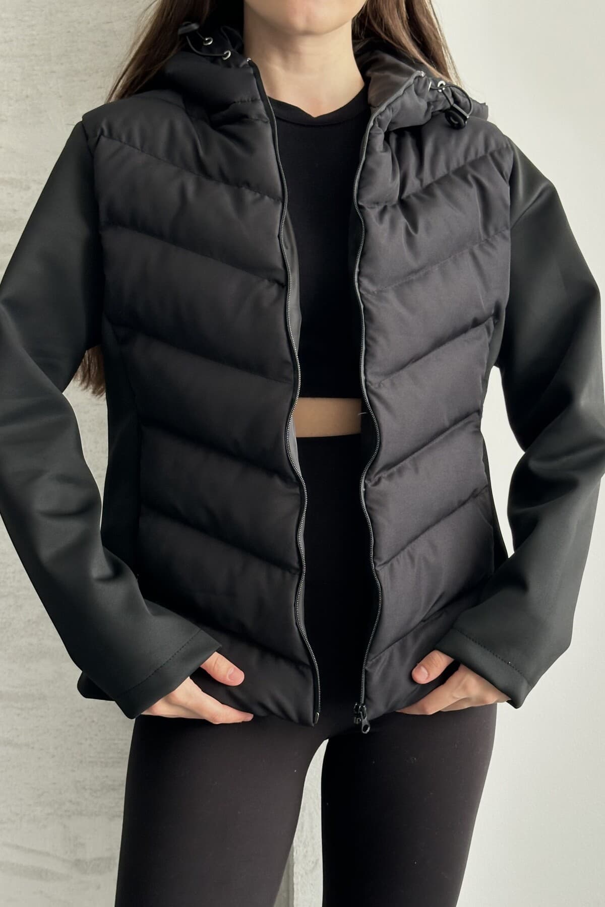 کاپشن زنانه کلاهدار مشکی حرارتی moda armanc مدل ZR Range Rover Mom کاپشن زنانه کلاهدار مشکی حرارتی moda armanc مدل ZR Range Rover Mom