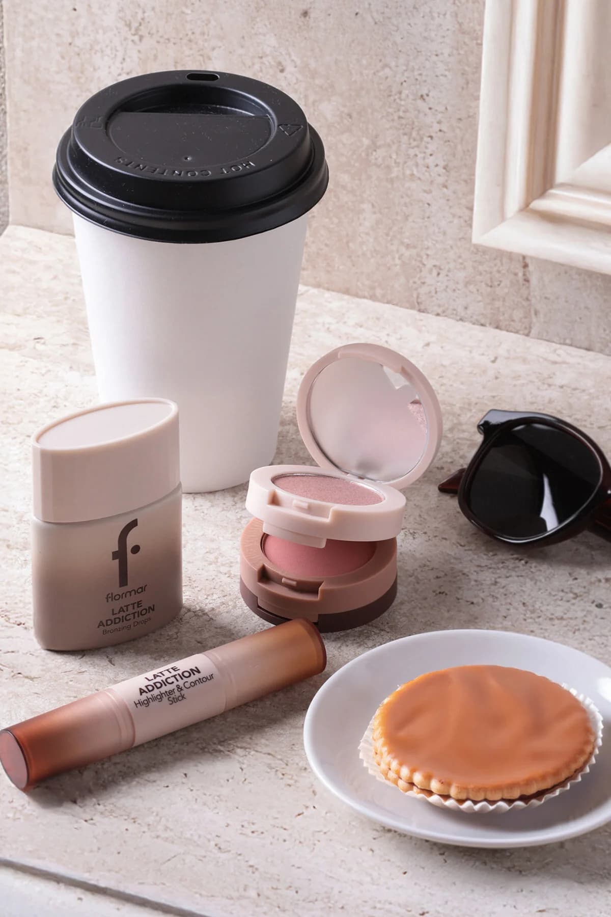 پالت رژگونه هایلایتر و برنزر Flormar سه لایه مدل Latte 002 Mystery Drip پالت رژگونه هایلایتر و برنزر Flormar سه لایه مدل Latte 002 Mystery Drip