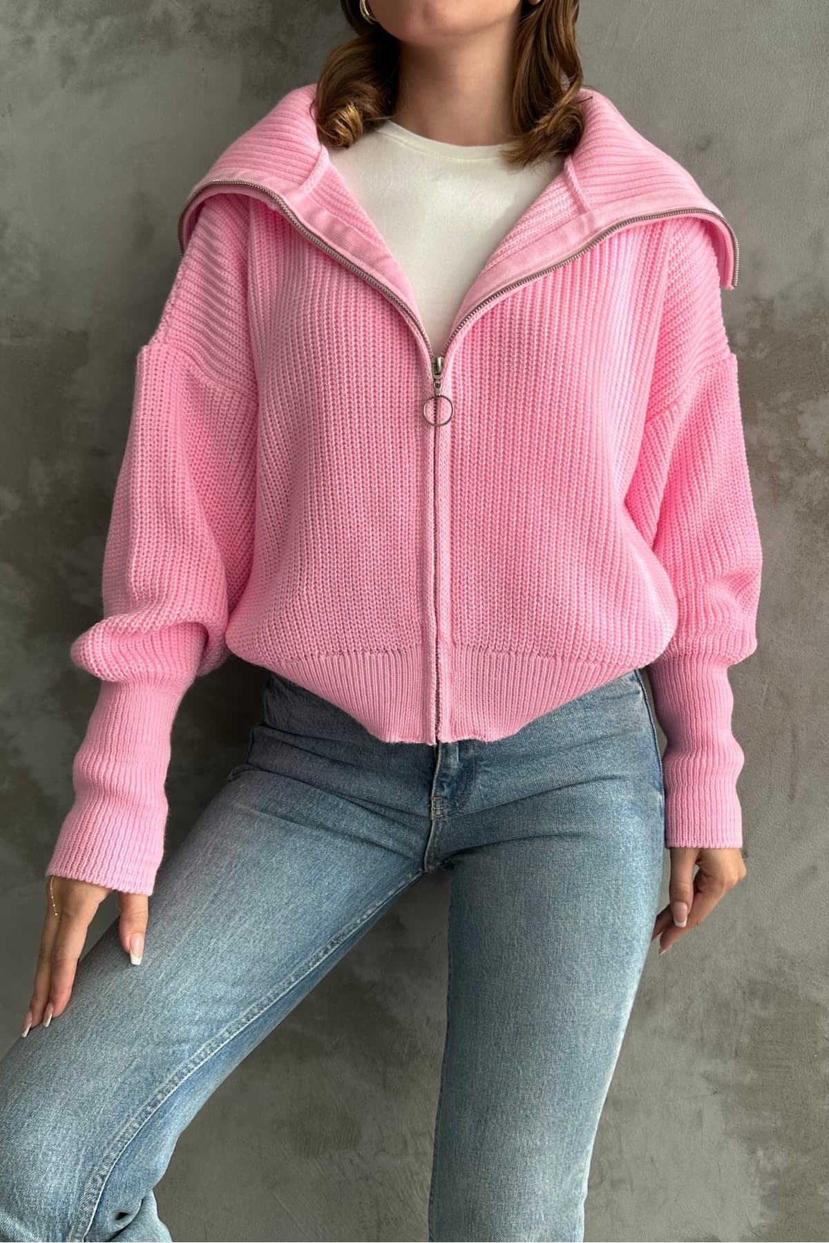 کاردیگان بافتنی زنانه macharel jeans صورتی یقه برگردان زیپدار کاردیگان بافتنی زنانه macharel jeans صورتی یقه برگردان زیپدار