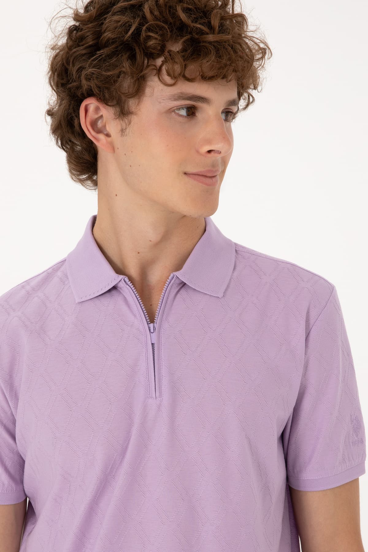 تیشرت مردانه U.S. Polo Assn. فیت معمولی با زیپ بنفش طرحدار مدل 50300832-VR034 تیشرت مردانه U.S. Polo Assn. فیت معمولی با زیپ بنفش طرحدار مدل 50300832-VR034