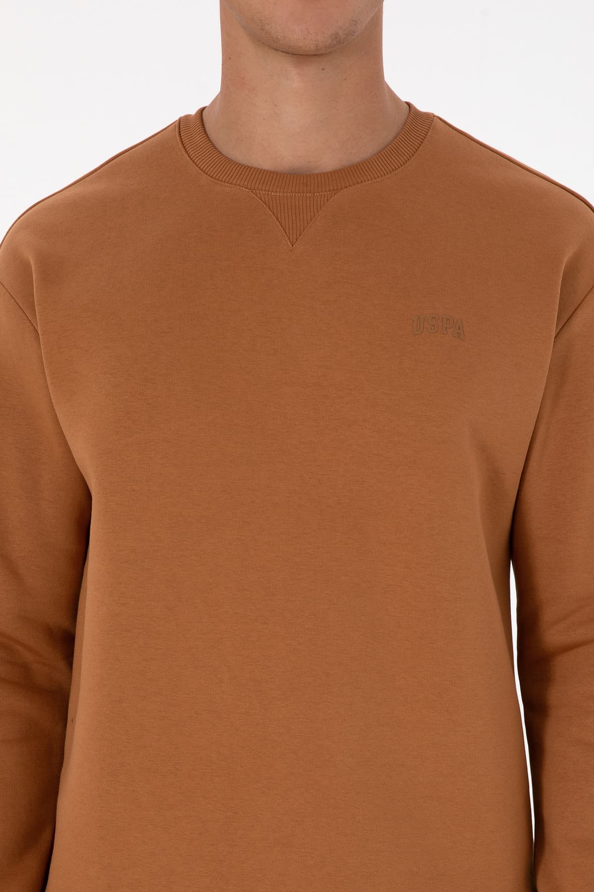 سویشرت مردانه U.S. Polo Assn. کامفورتفیت یقه گرد پرزدار شتری Basic مدل 50313757-VR233 سویشرت مردانه U.S. Polo Assn. کامفورتفیت یقه گرد پرزدار شتری Basic مدل 50313757-VR233