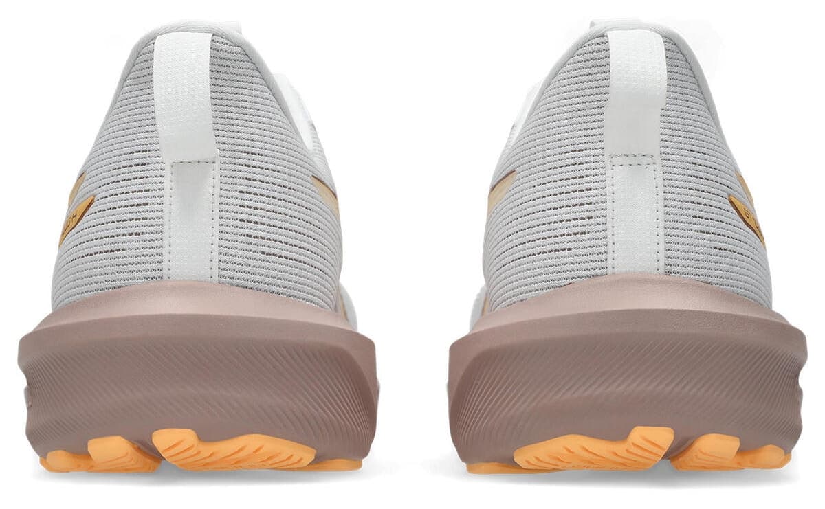 کفش دویدن زنانه Asics سفید قرمز مدل GT-1000 14 1012B859-100 کفش دویدن زنانه Asics سفید قرمز مدل GT-1000 14 1012B859-100