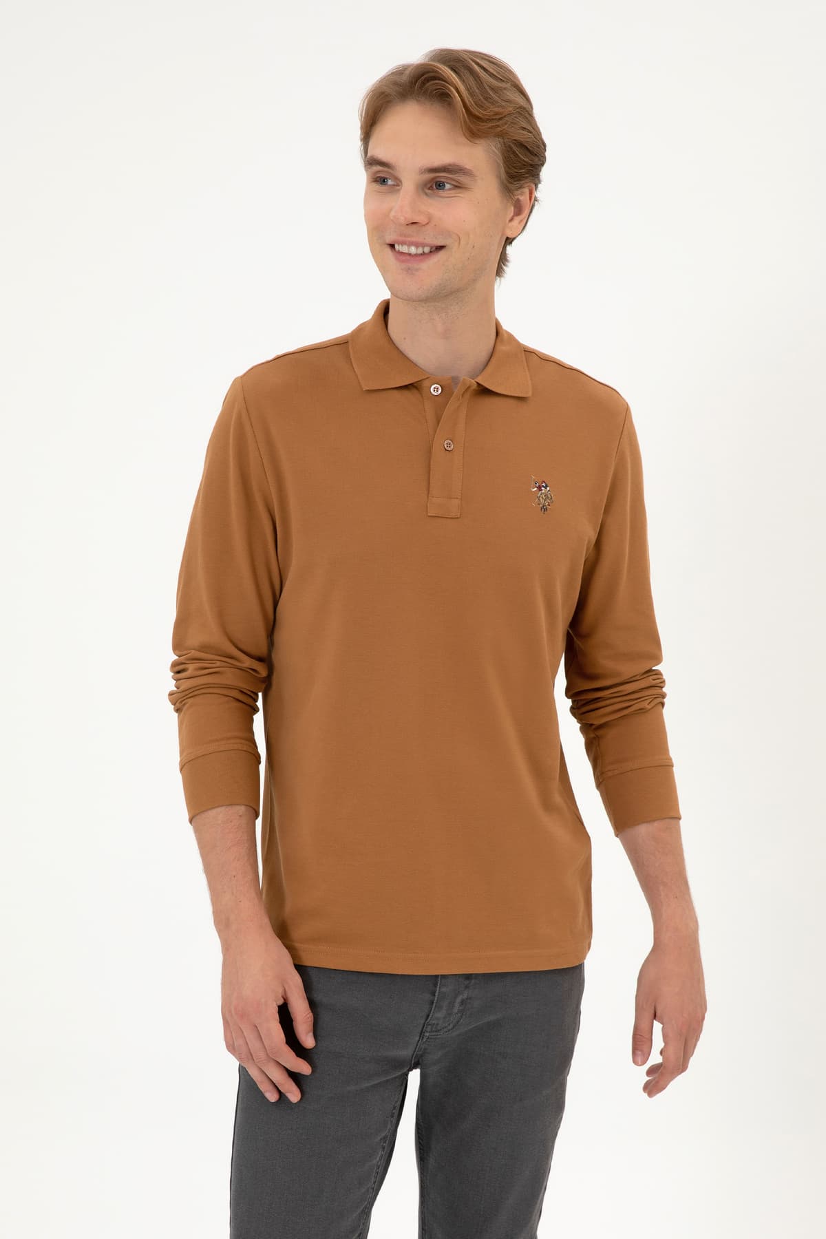 سوئیشرت مردانه U.S. Polo Assn. بیسیک فیت معمولی یقه پولو شتری مدل 50313772-VR233 سوئیشرت مردانه U.S. Polo Assn. بیسیک فیت معمولی یقه پولو شتری مدل 50313772-VR233