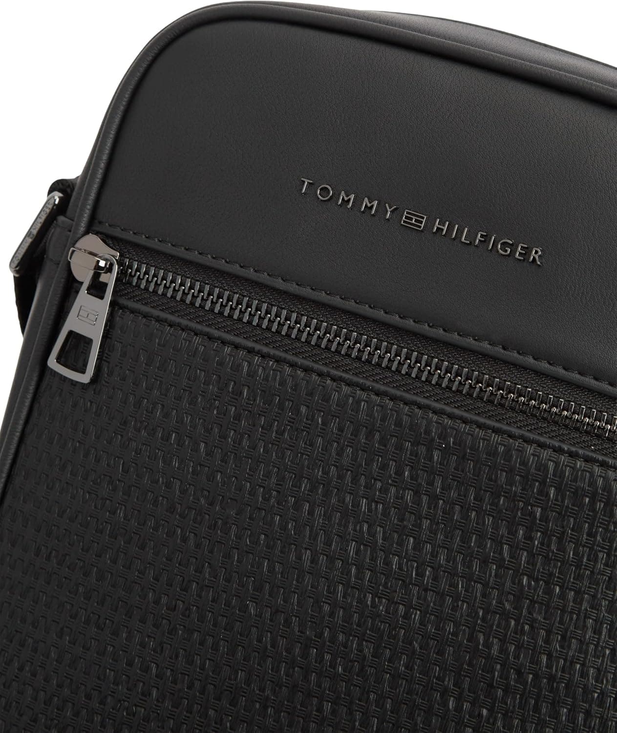 کیف دوشی مردانه Tommy Hilfiger مشکی مدل TH WOVEN MINI REPORT OS کیف دوشی مردانه Tommy Hilfiger مشکی مدل TH WOVEN MINI REPORT OS