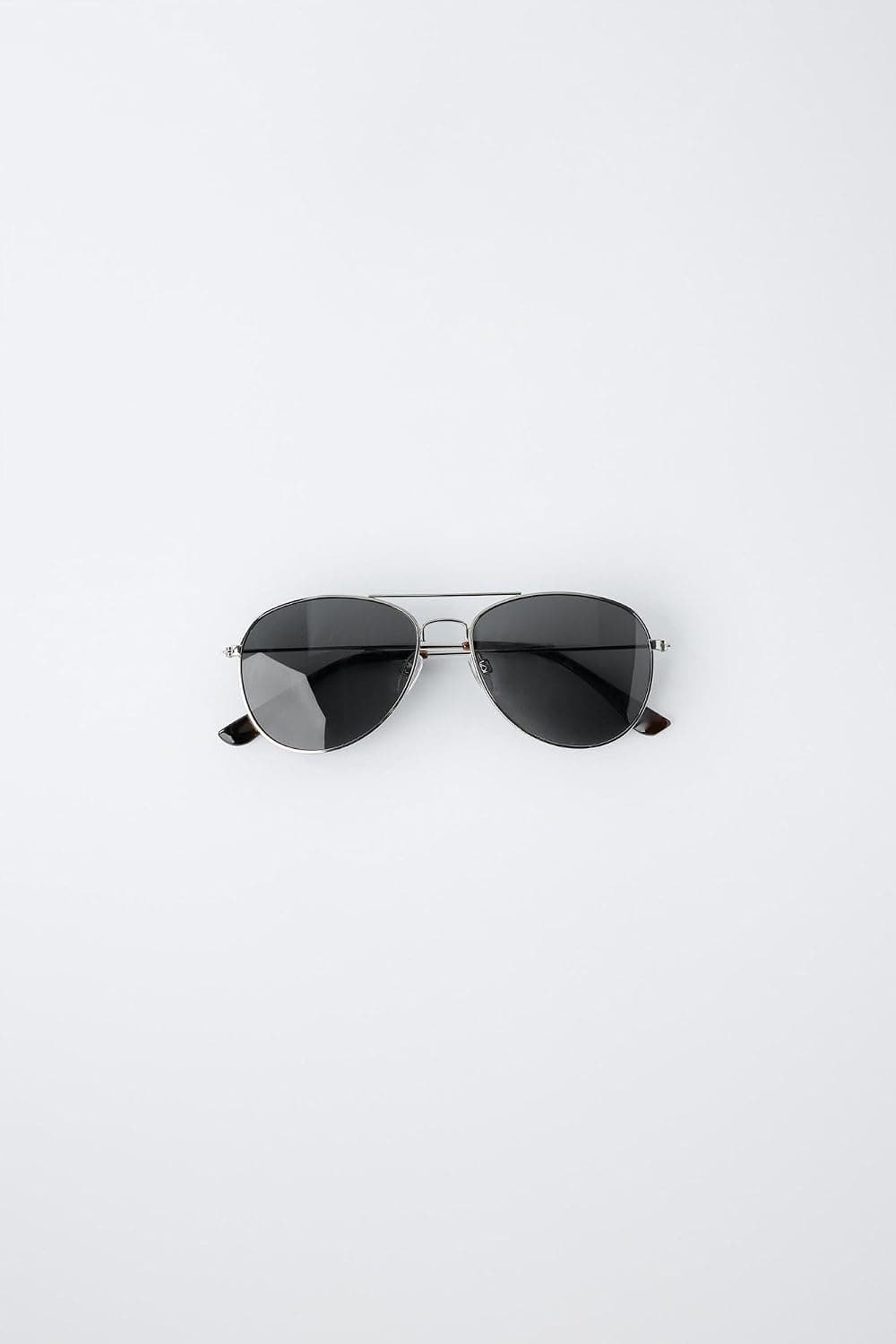 عینک آفتابی دخترانه Zara Metal Pilot نقرهای سایز L (۱۰-۱۴ سال) عینک آفتابی دخترانه Zara Metal Pilot نقرهای سایز L (۱۰-۱۴ سال)