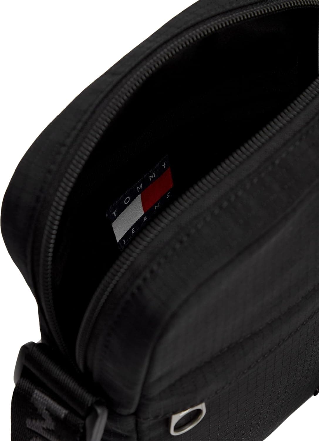 کیف رودوشی مردانه Tommy Jeans Daily Ripstop Reporter جیب بیرونی مشکی تکسایز کیف رودوشی مردانه Tommy Jeans Daily Ripstop Reporter جیب بیرونی مشکی تکسایز