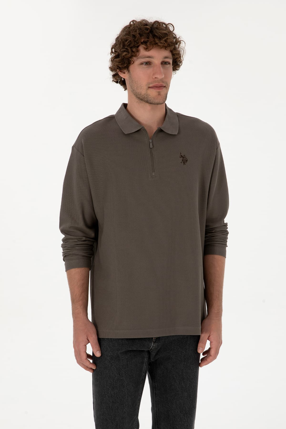 سوئیشرت مردانه U.S. Polo Assn. فیت راحت نیم زیپ قهوهای روشن مدل 50313754-VR052 سوئیشرت مردانه U.S. Polo Assn. فیت راحت نیم زیپ قهوهای روشن مدل 50313754-VR052