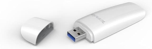 آداپتور USB بیسیم دو بانده Tenda سفید AC 1300 Mbps با سرعت 400-867 Mbps مدل U12 آداپتور USB بیسیم دو بانده Tenda سفید AC 1300 Mbps با سرعت 400-867 Mbps مدل U12