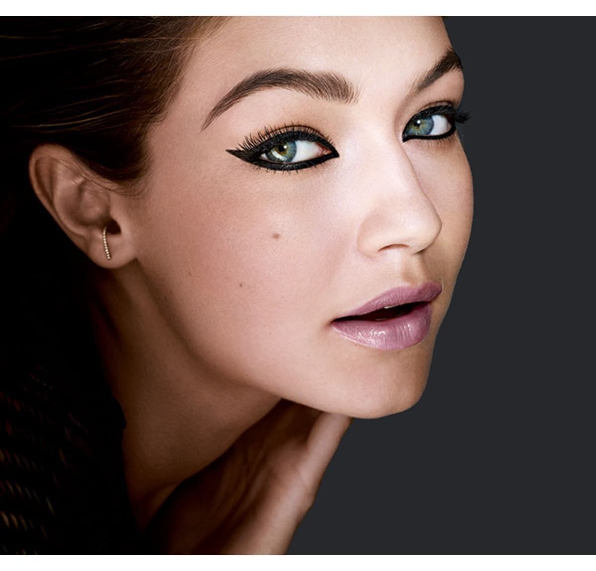 مداد چشم Maybelline New York The Colossal Kajal مشکی فوقالعاده حاوی روغن آرگان مداد چشم Maybelline New York The Colossal Kajal مشکی فوقالعاده حاوی روغن آرگان