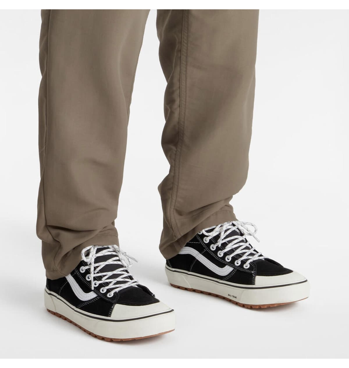 کفش اسنیکر یونیسکس Vans ضد آب سیاه مدل MTE Sk8-Hi کفش اسنیکر یونیسکس Vans ضد آب سیاه مدل MTE Sk8-Hi