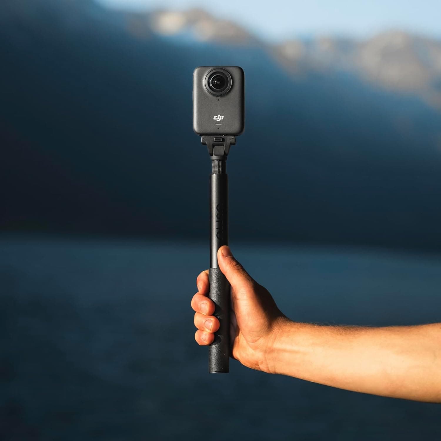 دوربین ۳۶۰ درجه DJI Osmo 360 Adventure Combo با تصویربرداری 1-Inch، ۳ باتری، فیلمبرداری 8K، نسخه امارات با گارانتی رسمی دوربین ۳۶۰ درجه DJI Osmo 360 Adventure Combo با تصویربرداری 1-Inch، ۳ باتری، فیلمبرداری 8K، نسخه امارات با گارانتی رسمی