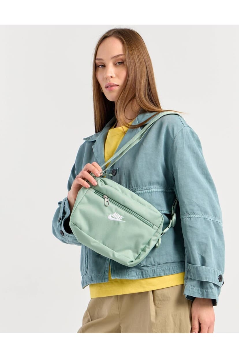 کیف زنانه Nike کراسبادی Heritage 2.0 (4L) کیف زنانه Nike کراسبادی Heritage 2.0 (4L)