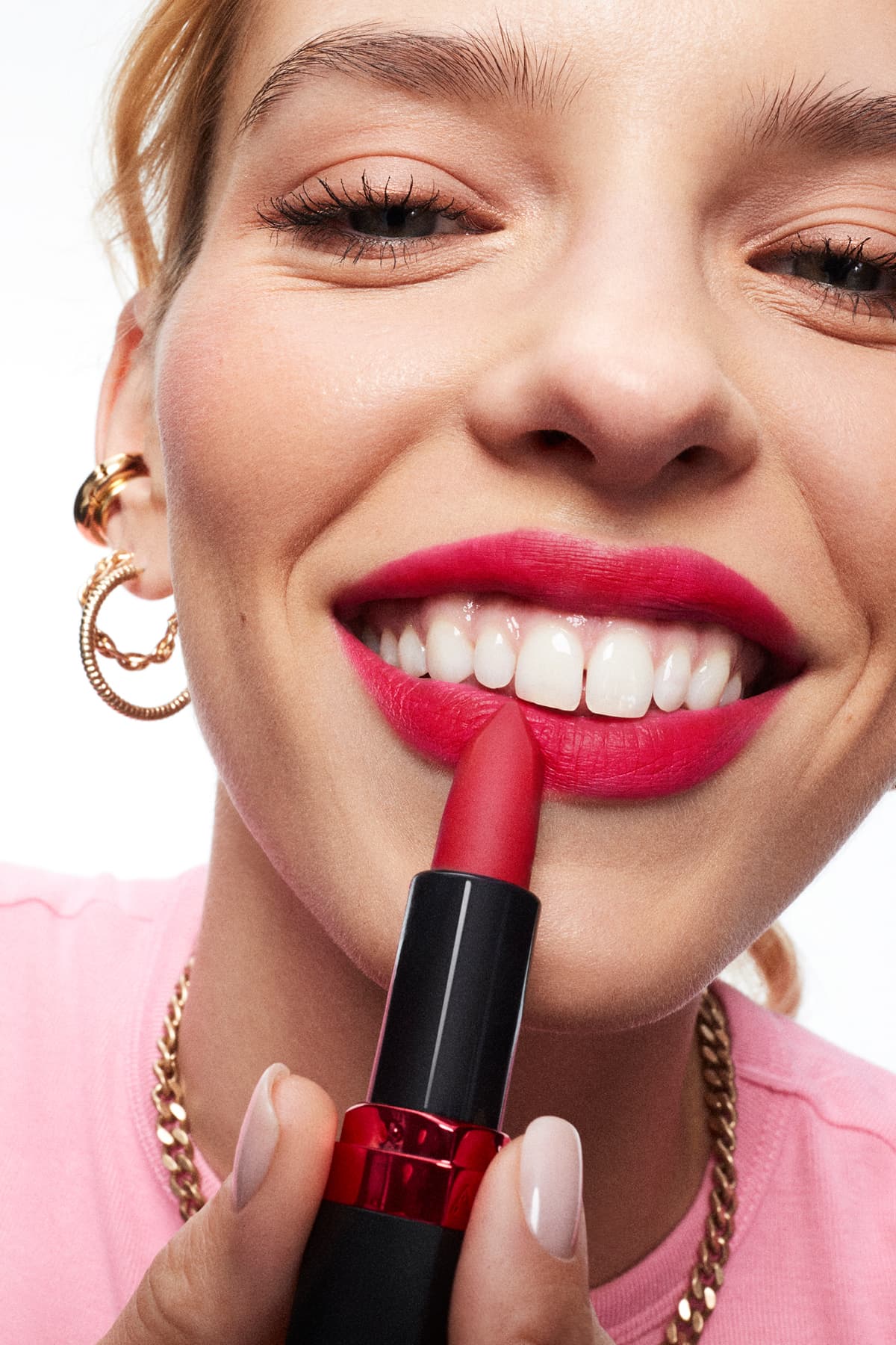 رژ لب Avon Ultra Mat مدل Ruby Kiss رژ لب Avon Ultra Mat مدل Ruby Kiss