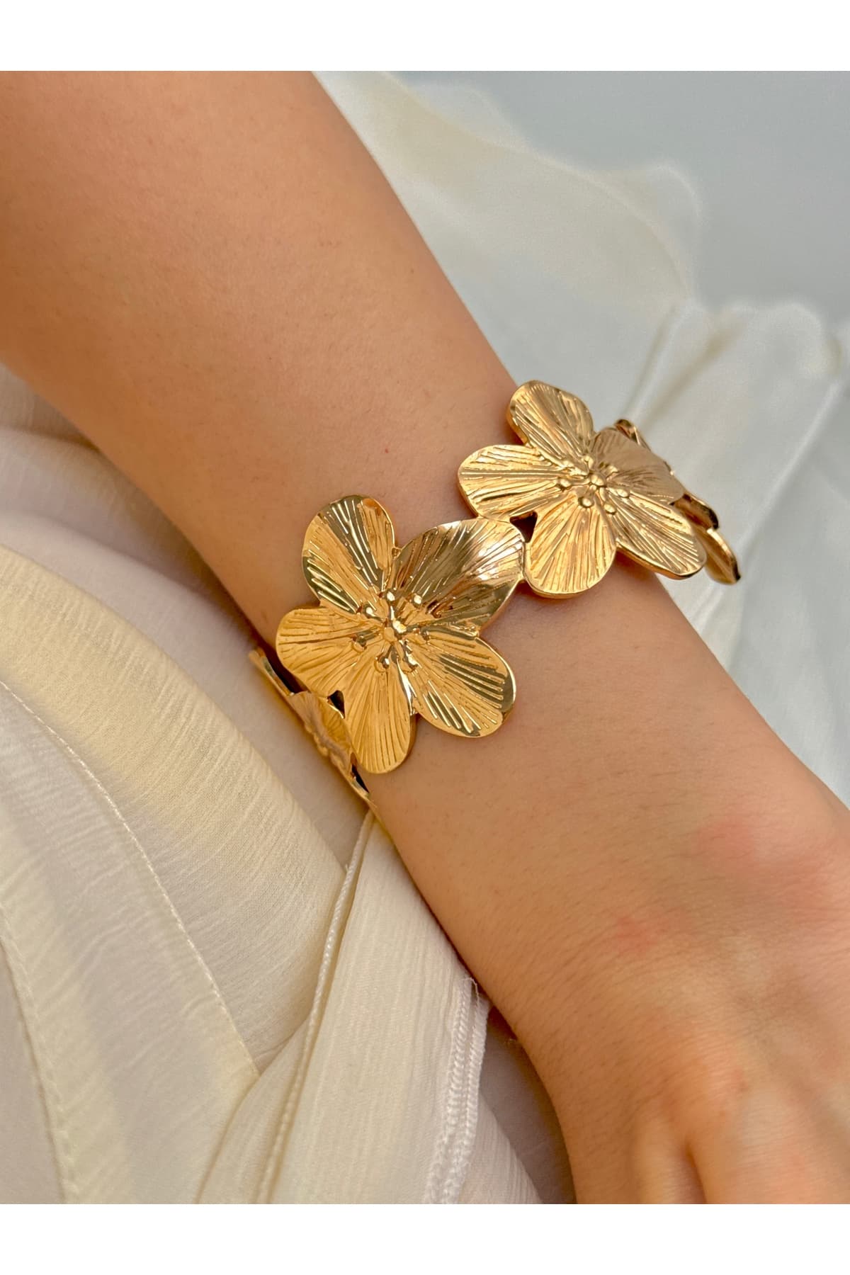 دستبند کاف یونیسکس YOUES JEWELRY فولادی طرح گل کلفت قابل تنظیم دستبند کاف یونیسکس YOUES JEWELRY فولادی طرح گل کلفت قابل تنظیم