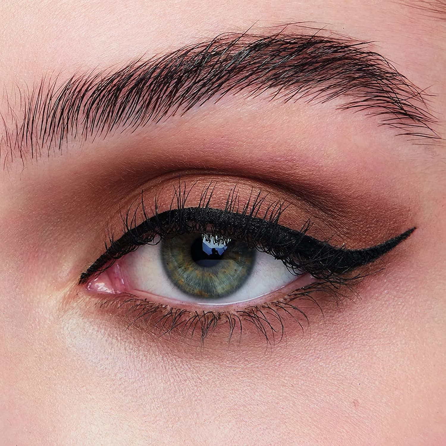 ست آرایشی Maybelline Hyper Precise All Day 701 Matte Onyx و ماسکارا Mini Falsies Surreal ست آرایشی Maybelline Hyper Precise All Day 701 Matte Onyx و ماسکارا Mini Falsies Surreal